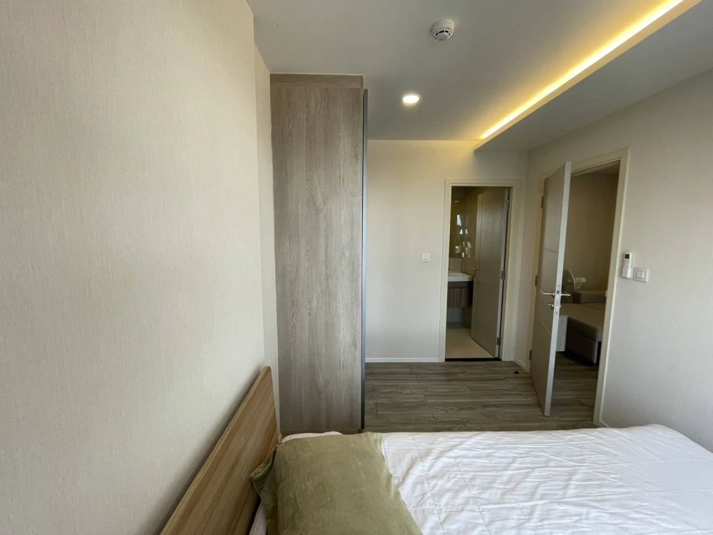 For sale: IKON Sukhumvit 77, 1 bedroom, 1 bathroom, closed kitchen, garden view, fully furnished + appliances. Don't miss out!