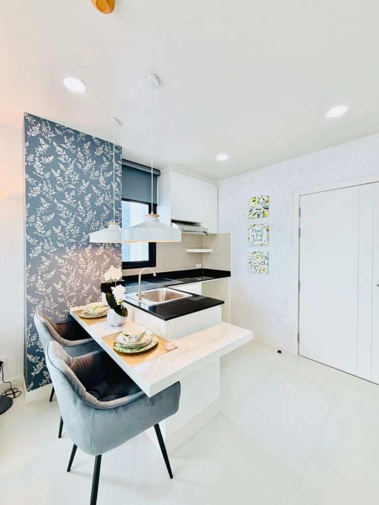 Selling Infiniti Condo, corner unit offering privacy, beautifully decorated with built-in furniture, fully furnished. Don't miss out!