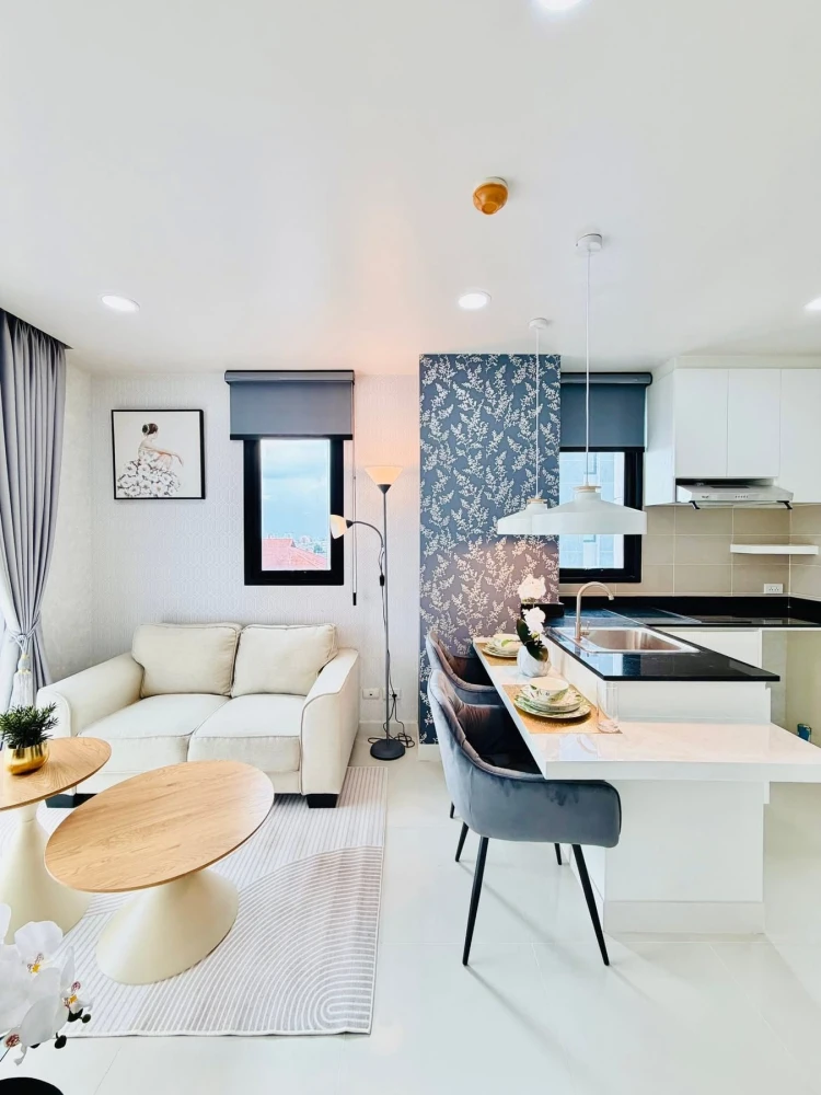 Selling Infiniti Condo, corner unit offering privacy, beautifully decorated with built-in furniture, fully furnished. Don't miss out!