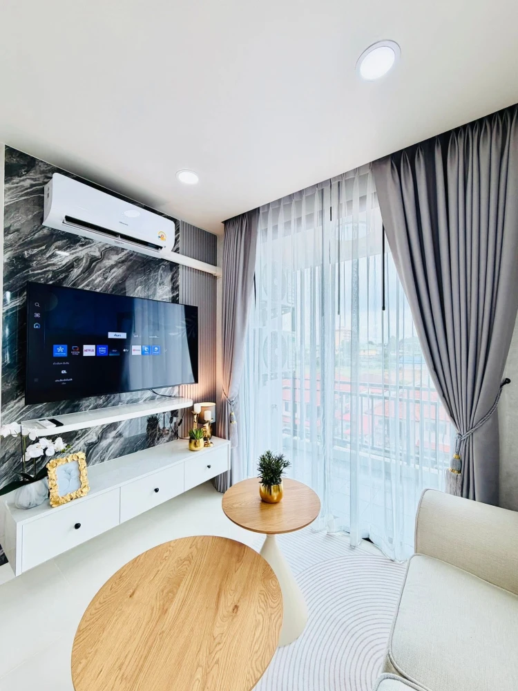 Selling Infiniti Condo, corner unit offering privacy, beautifully decorated with built-in furniture, fully furnished. Don't miss out!