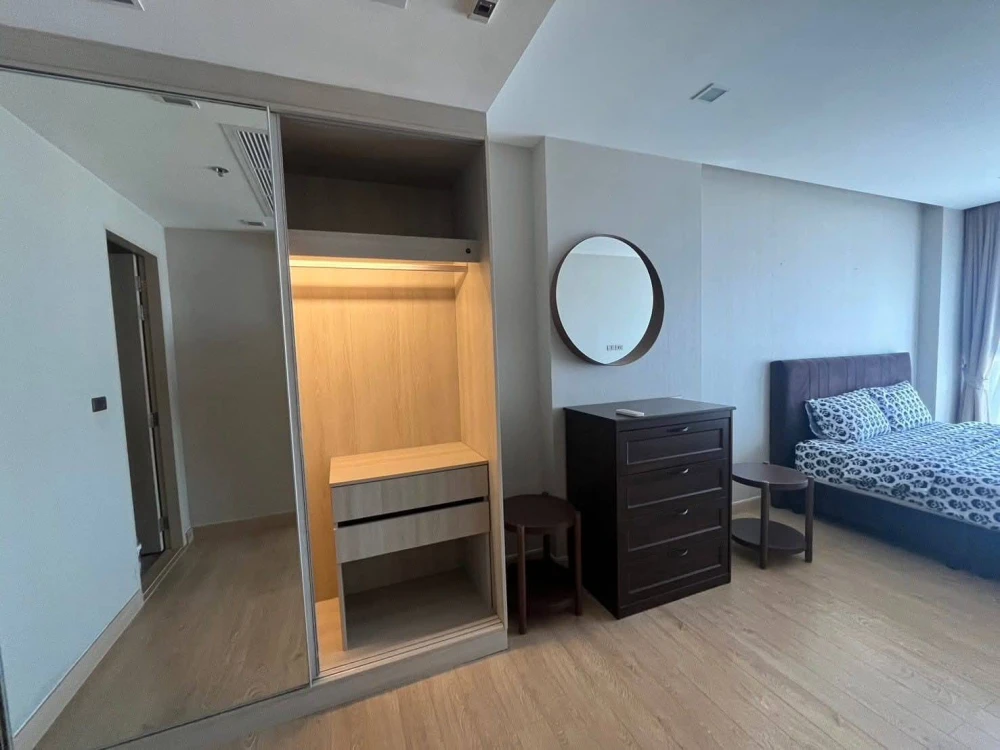 Infinity One for sale, spacious room with lots of usable space, good location, comes with complete furniture and appliances. Reserve now!
