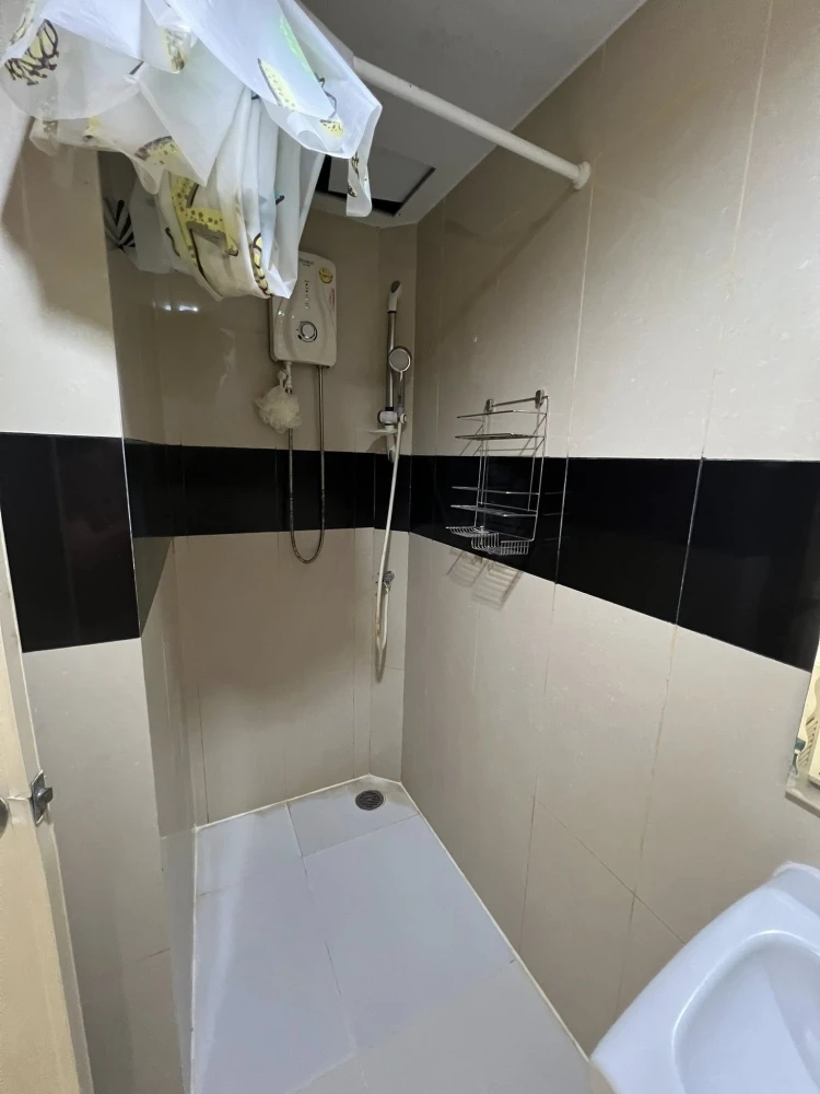 Selling Iris Avenue Onnuch – Wongwan, 5th floor unit. Great location, beautiful unblocked view. What are you waiting for?