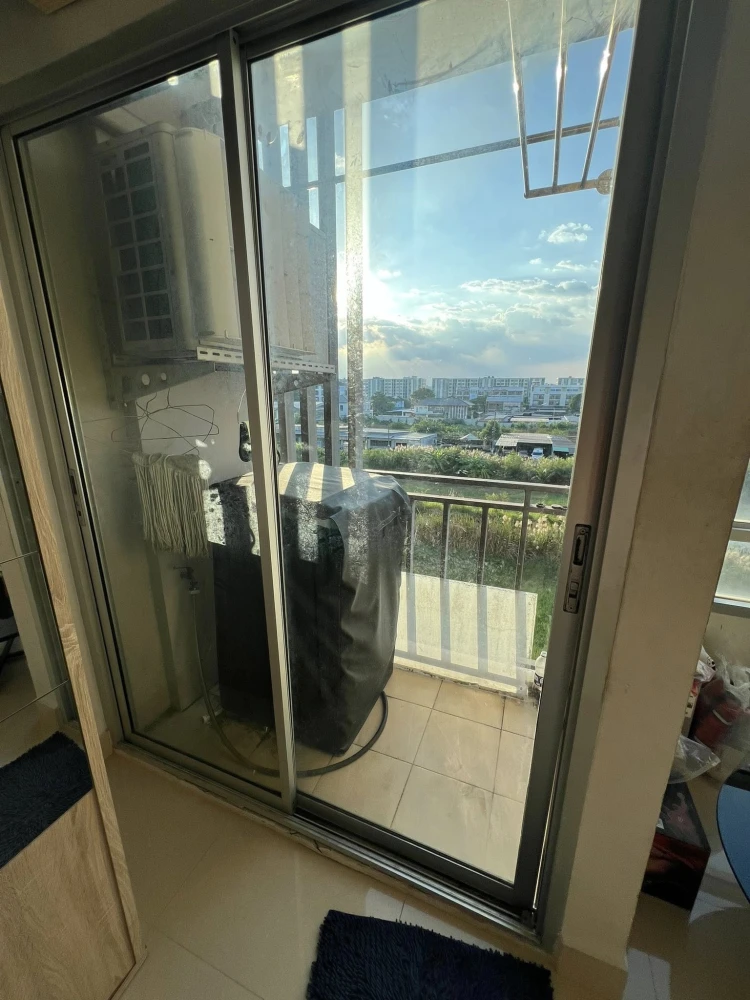 Selling Iris Avenue Onnuch – Wongwan, 5th floor unit. Great location, beautiful unblocked view. What are you waiting for?