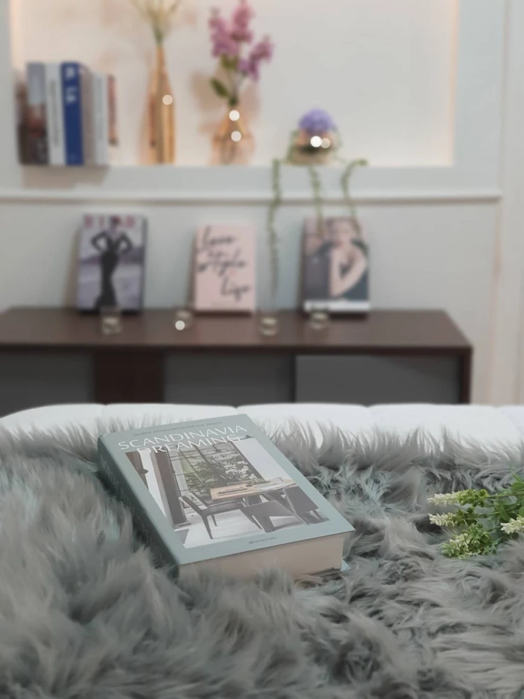 For sale: IRIS Avenue On Nut - Wongwaen, has a balcony, lots of wind flowing in, fully furnished, making the room warm, comfortable, and very homey. B