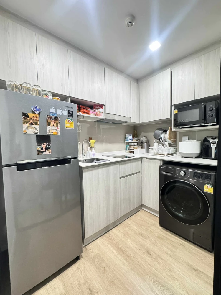 For sale: Ivory Ratchada 32, 8th floor, beautiful view, no buildings blocking, has a long balcony (from bedroom to living room), interested, reserve n