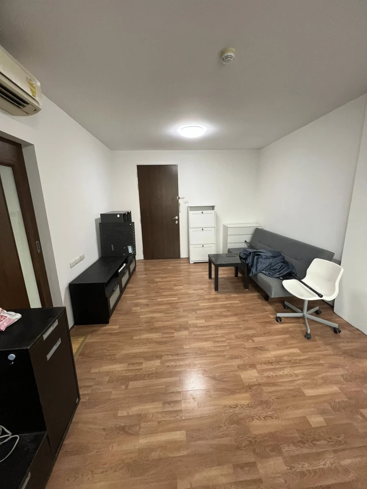 For sale: Ivy Ratchada, studio room, clean, airy, fully furnished, can't miss out on booking.
