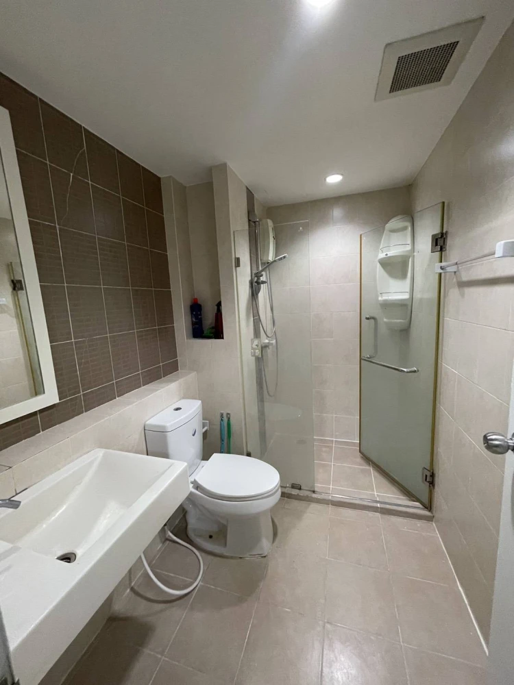 For sale: Ivy Ratchada, studio room, clean, airy, fully furnished, can't miss out on booking.