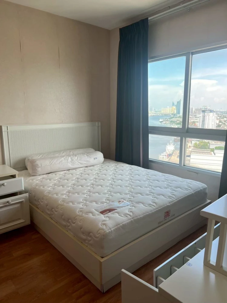 For sale: Ivy River Rat Burana, Building D, 30th floor, corner room, beautiful city view from a high angle, don't miss it.