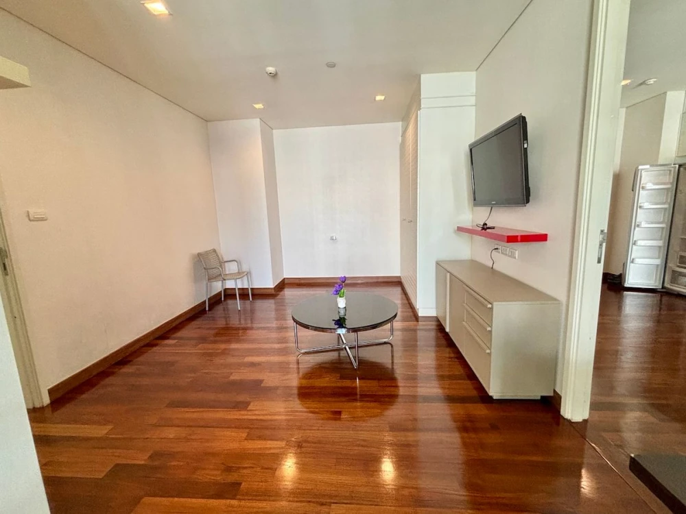 IVY THONGLOR 4-bedroom condo for sale, fully furnished. Book now!
