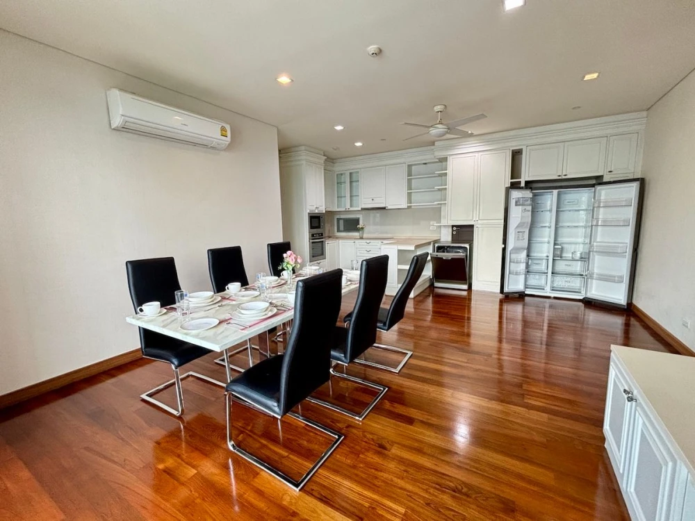 IVY THONGLOR 4-bedroom condo for sale, fully furnished. Book now!
