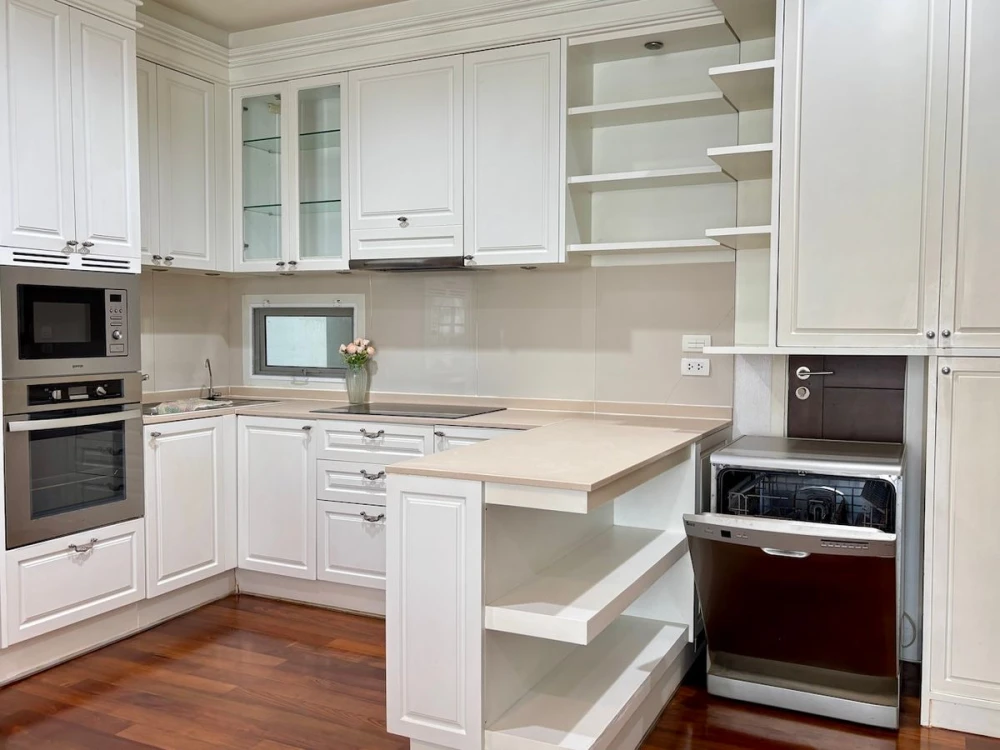 IVY THONGLOR 4-bedroom condo for sale, fully furnished. Book now!