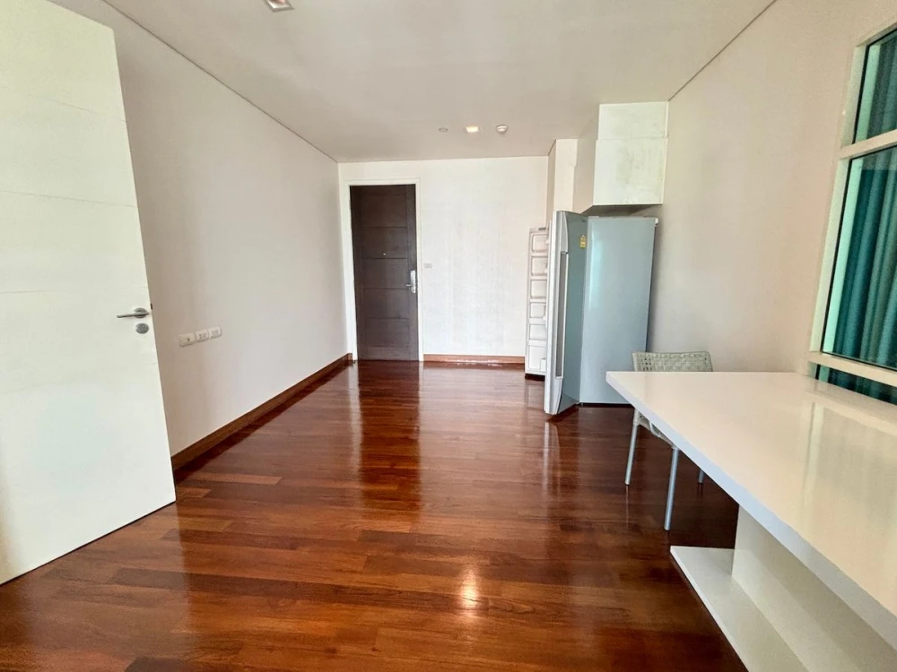 IVY THONGLOR 4-bedroom condo for sale, fully furnished. Book now!