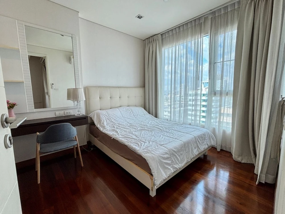 IVY THONGLOR 4-bedroom condo for sale, fully furnished. Book now!