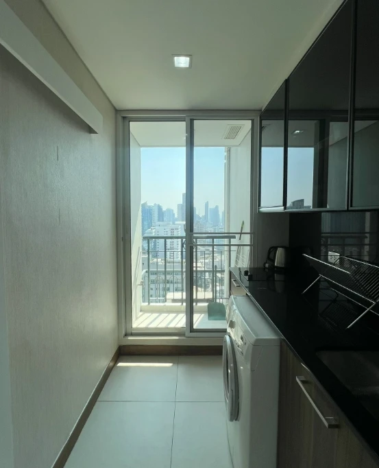 IVY THONGLOR for sale, 24th floor, city view, fully furnished, ready to move in. Book now! (Limited time offer!)