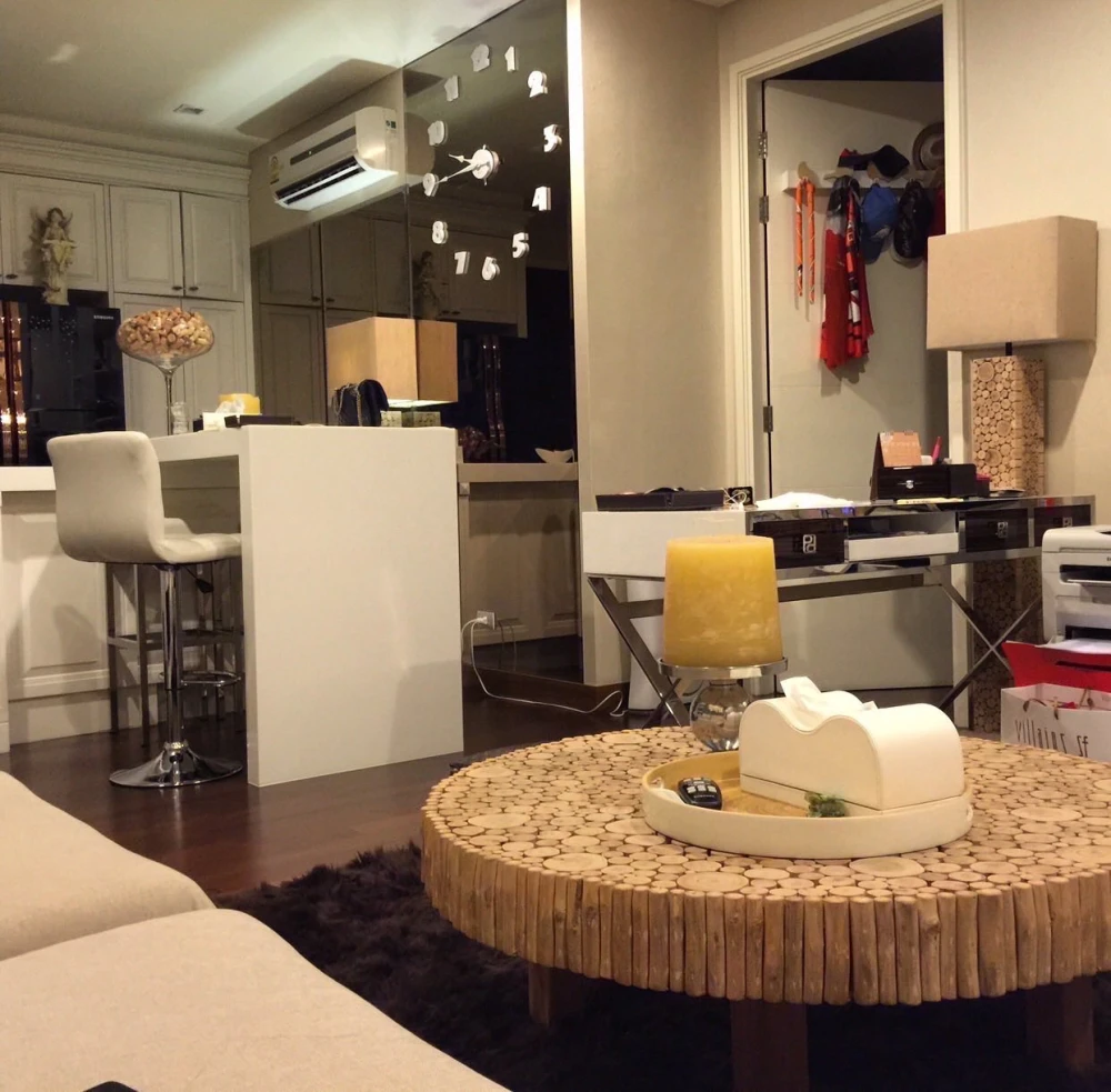 For sale: IVY THONGLOR, a beautifully decorated room with superb built-ins and a large usable area. Don't miss it!