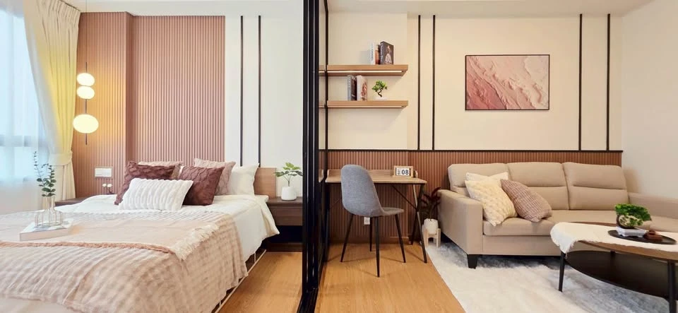 J Condo Sathorn-Kanlapaphruek for sale. Excellent ventilation, not hot, private balcony, and beautifully built-in furnishings. Don't miss out!