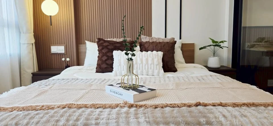 J Condo Sathorn-Kanlapaphruek for sale. Excellent ventilation, not hot, private balcony, and beautifully built-in furnishings. Don't miss out!