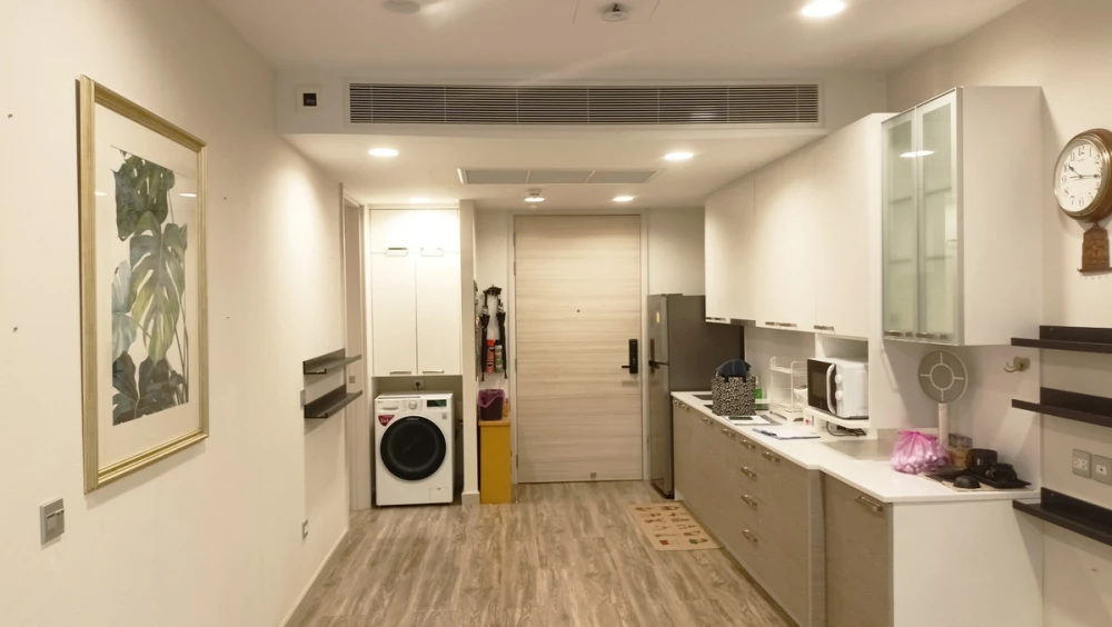Selling Jin Wellbeing County, 2nd floor, corner unit, fully furnished, ready to move in. Book now, don't miss out!