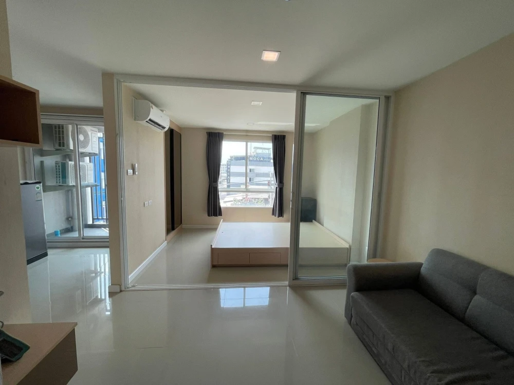 Selling JW Condo @ Donmuang. Fully furnished unit with complete amenities and unobstructed view. Don't miss out!