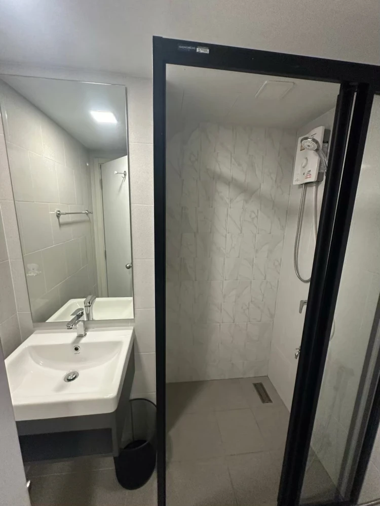 Selling Kave Ava condo, 5th floor. Fully furnished with built-in furniture and complete appliances. Don't miss this great deal!