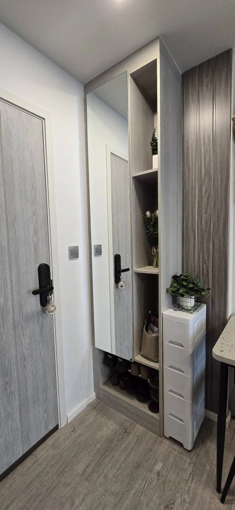 Selling Kave Ava, 8th floor unit, with high-quality built-in furniture. Excellent location, convenient transportation. Book now!