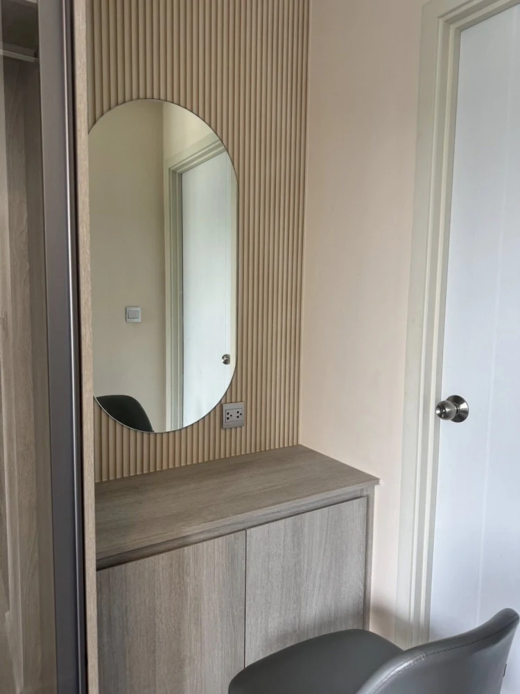 Selling a Kave AVA condo on the 8th floor. Fully furnished, includes a walk-in closet. Just bring your suitcase and move in!