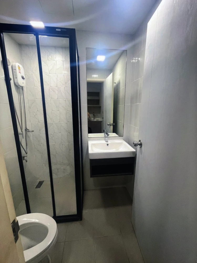 For sale: KAVE SALAYA, a lovely room on the 3rd floor, comes with complete furniture and amenities. Don't miss out!