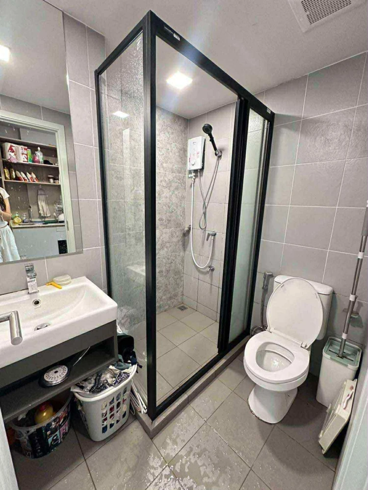 For sale: Kave Town Colony, 3rd floor, fully furnished room, ready to move in. If interested, hurry and reserve now. Don't miss out.