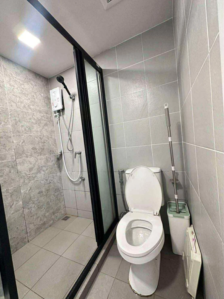 For sale: Kave Town Colony, 3rd floor, fully furnished room, ready to move in. If interested, hurry and reserve now. Don't miss out.