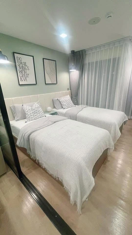 Selling a Kave Town Shift condo unit on the 5th floor. Great location, convenient transportation, fully furnished. Just bring your bags and move in!
