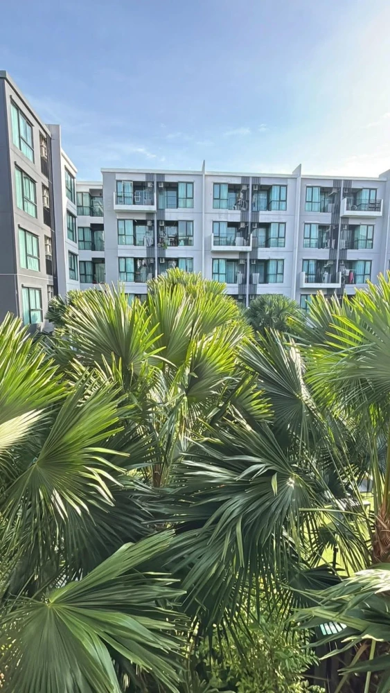Selling a Kave Town Shift condo unit on the 5th floor. Great location, convenient transportation, fully furnished. Just bring your bags and move in!