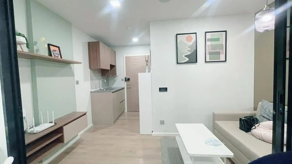 Selling a Kave Town Shift condo unit on the 5th floor. Great location, convenient transportation, fully furnished. Just bring your bags and move in!