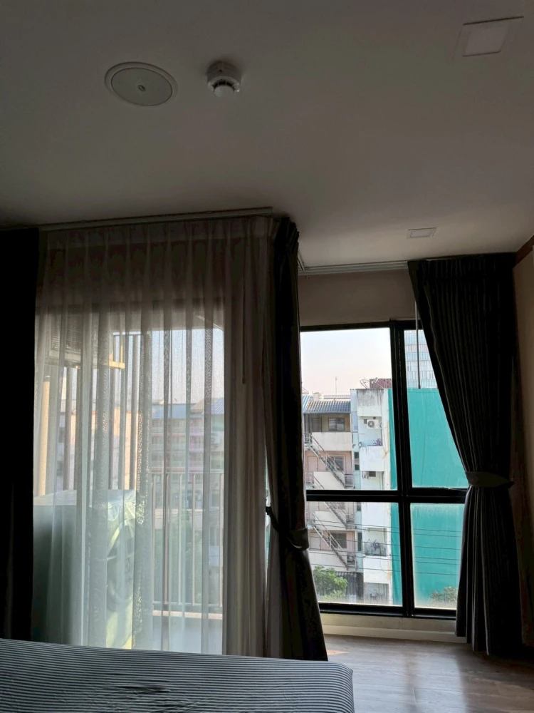 Selling Kave Town Space 1-bedroom unit. Great location. Comes fully furnished and equipped with amenities. Book now!