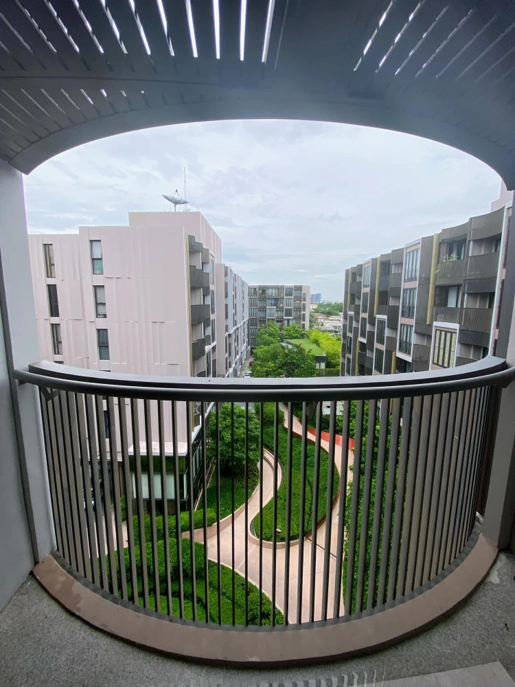 For sale: Kawa Haus Onnut 77, 1 bedroom, 1 bathroom, fully furnished, large black sofa, comfortable to sit on, don't miss out!