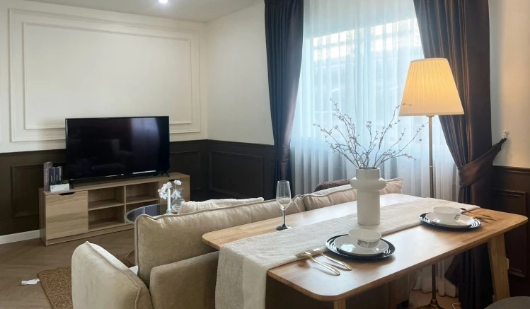 For sale: Kensington Bearing, 2nd floor, corner unit. Fully furnished and ready to move in—book it now before it’s gone!