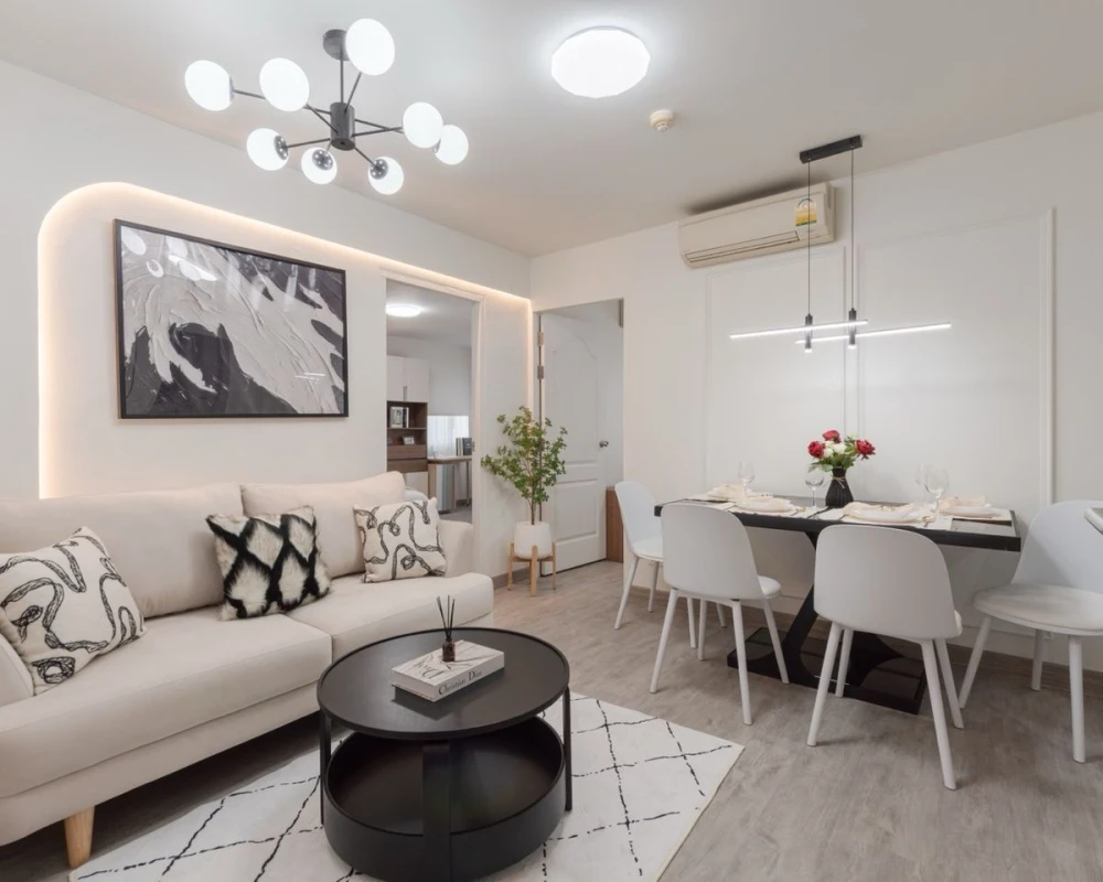Kensington Bearing for sale, beautifully decorated room with a cool theme, lots of usable space, good location, hurry and reserve now!