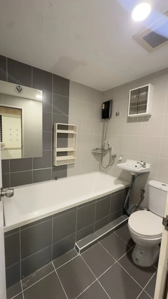 Kensington Kaset Campus for sale, spacious room, lots of usable space, good location, comes with complete facilities, reserve now.