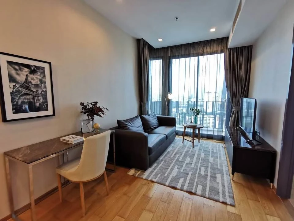 Keyne by Sansiri for sale, very high floor unit, 2 bedrooms, 2 bathrooms, fully furnished, don't delay.