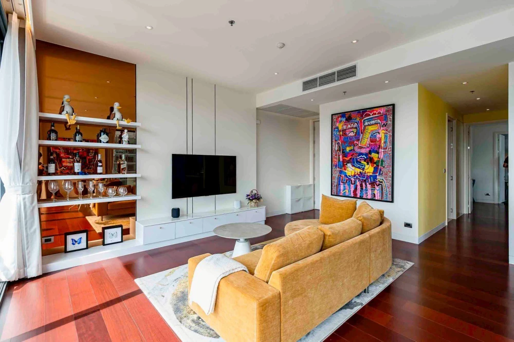For sale KHUN BY YOO 17th floor, corner room, very private, Thonglor panoramic view, fully furnished, ready to move in immediately.