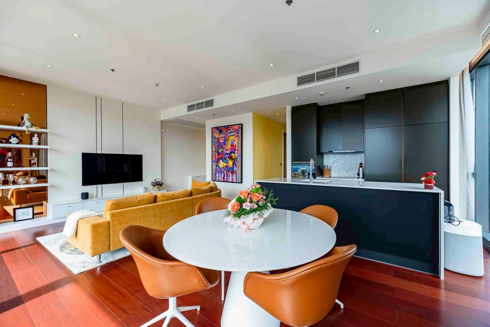 For sale KHUN BY YOO 17th floor, corner room, very private, Thonglor panoramic view, fully furnished, ready to move in immediately.