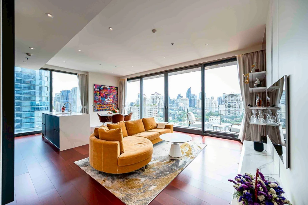 For sale KHUN BY YOO 17th floor, corner room, very private, Thonglor panoramic view, fully furnished, ready to move in immediately.