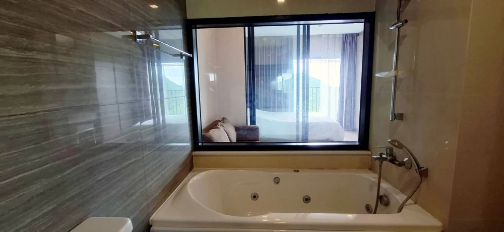 KnightBridges The Ocean SriRacha for sale. If you are looking for a luxury condo in a valley location with stunning sea of ​​mist views and a tranquil