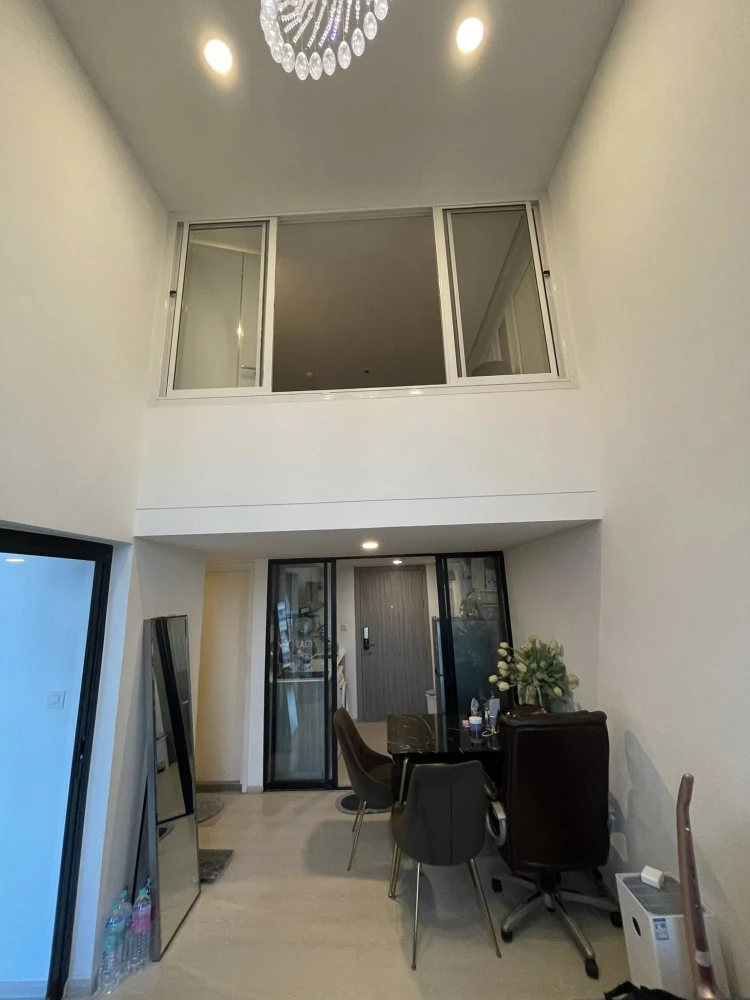 Selling rent Knightsbridge Phaholyothin-Interchange condo. Spacious unit with high ceilings, bright and airy feel, fully furnished. Don't miss out!