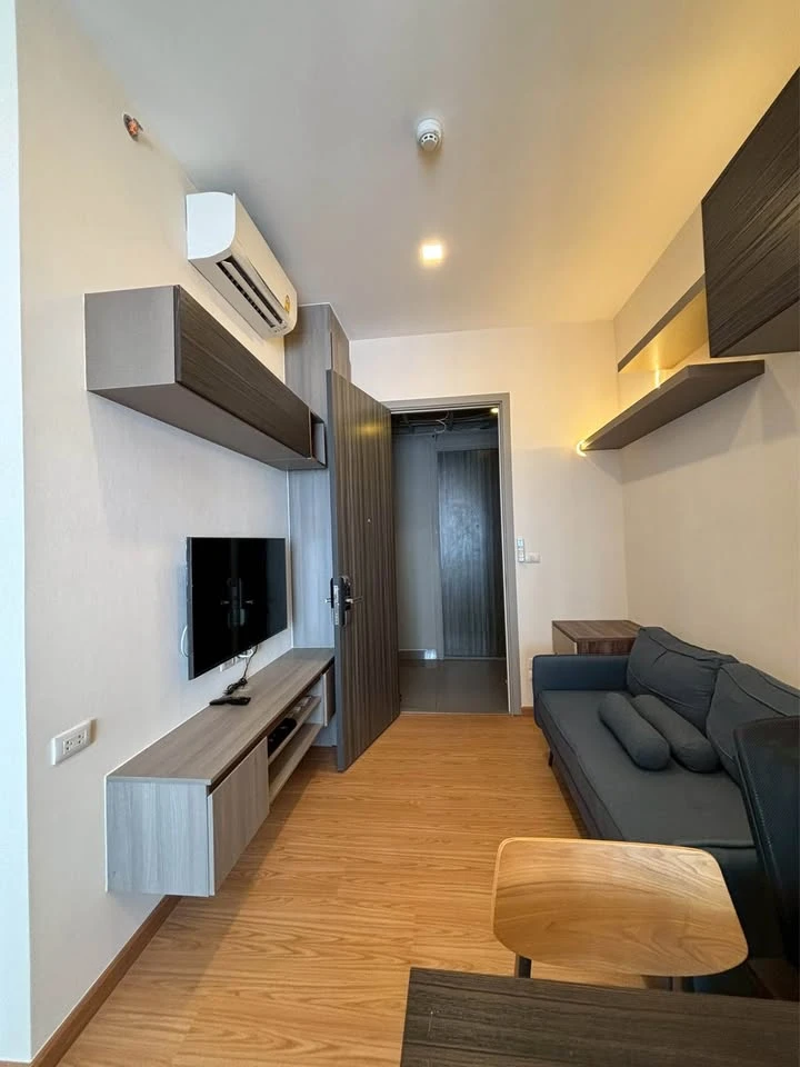 Selling or rent a fully furnished, built-in unit at Knightsbridge Prime On-nut. Located on a very high floor with stunning city views. A must-have!