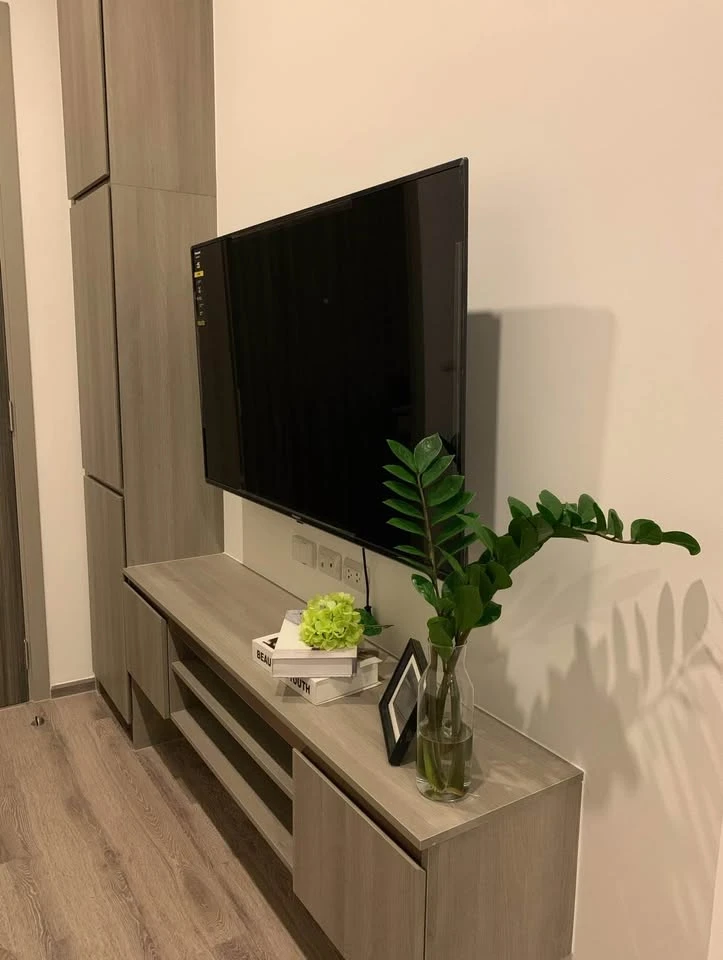 For sale: KnightsBridge Prime On-Nut, a nice room with an open view, no buildings blocking it, comes with complete facilities, don't miss out.
