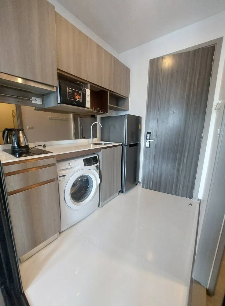 For sale: KnightsBridge Prime On-Nut Studio room, 30th floor, high view, complete here, just come and move in.