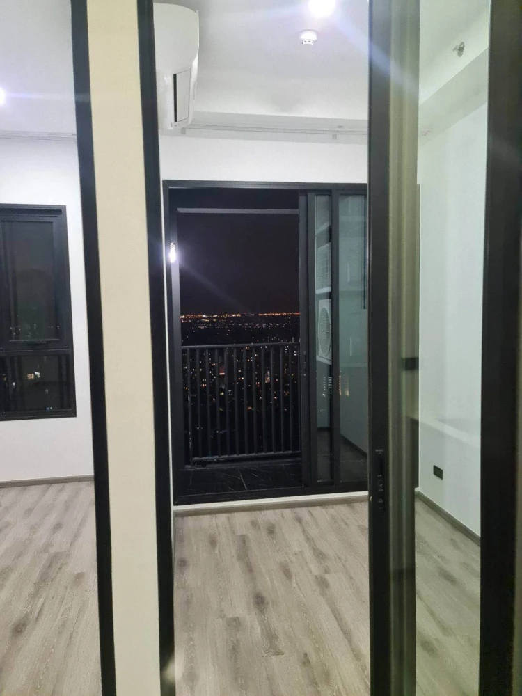 Selling KnightsBridge Prime Onnut, unfurnished unit, high floor, good ventilation, spacious and comfortable, city view. Book now!