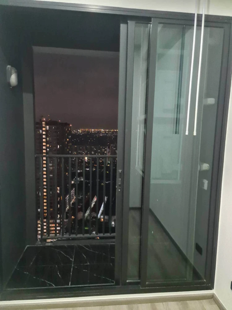 Selling KnightsBridge Prime Onnut, unfurnished unit, high floor, good ventilation, spacious and comfortable, city view. Book now!