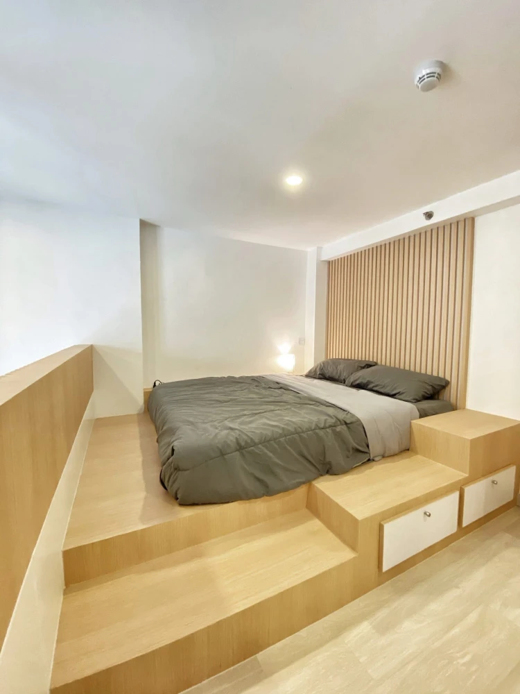 Knightsbridge Prime Sathorn for sale with unobstructed panoramic city views. Beautifully decorated in a minimalist style. Reserve now!