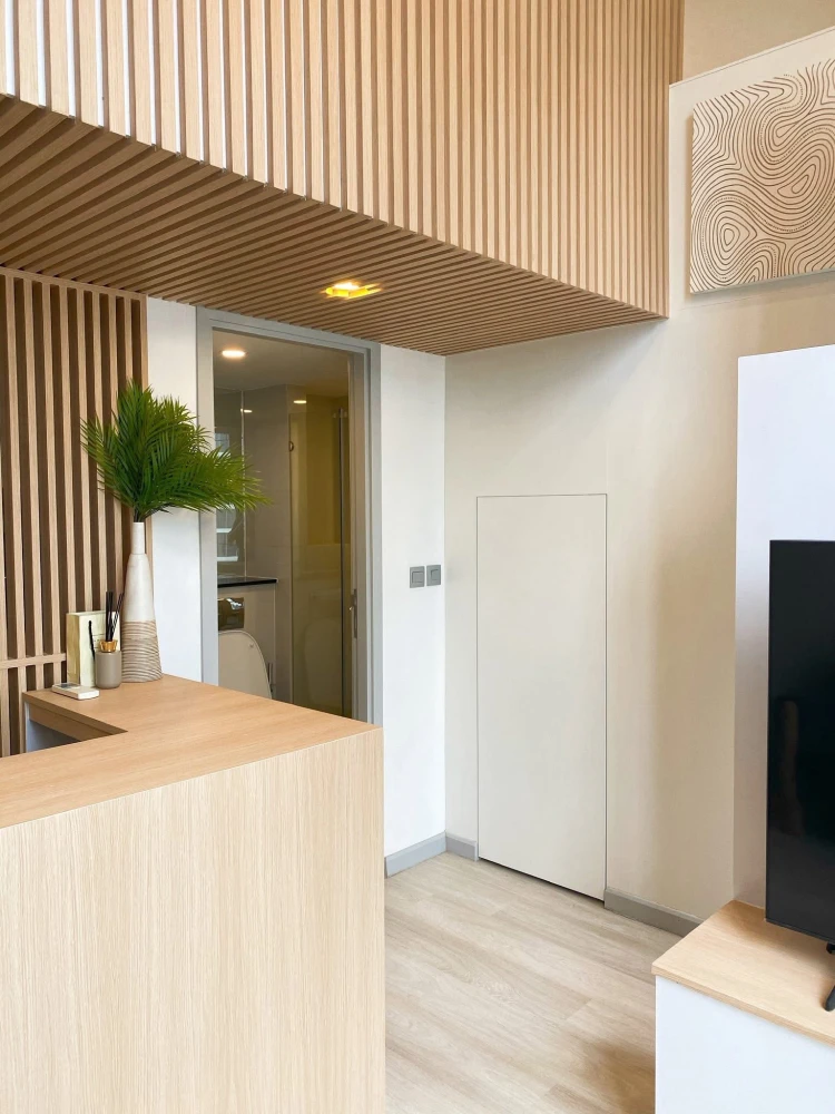 Knightsbridge Prime Sathorn for sale with unobstructed panoramic city views. Beautifully decorated in a minimalist style. Reserve now!